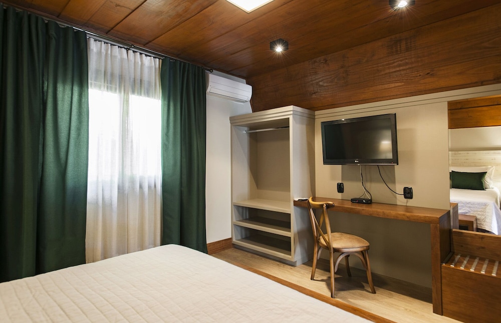 Hotel Fioreze Chale 46/60