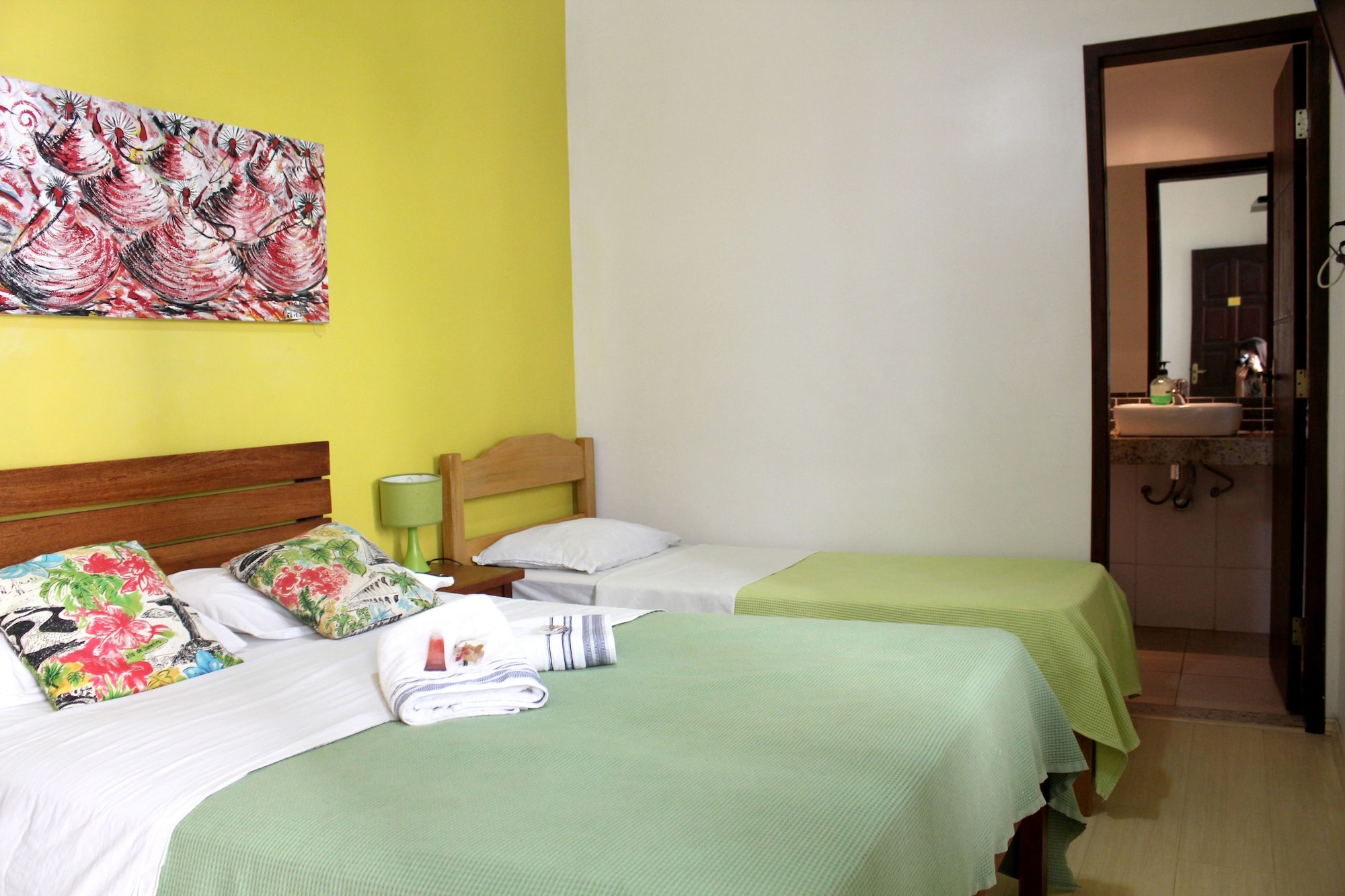 DELUXE, DOUBLE OR TWIN BED, PRIVATE BATHROOM