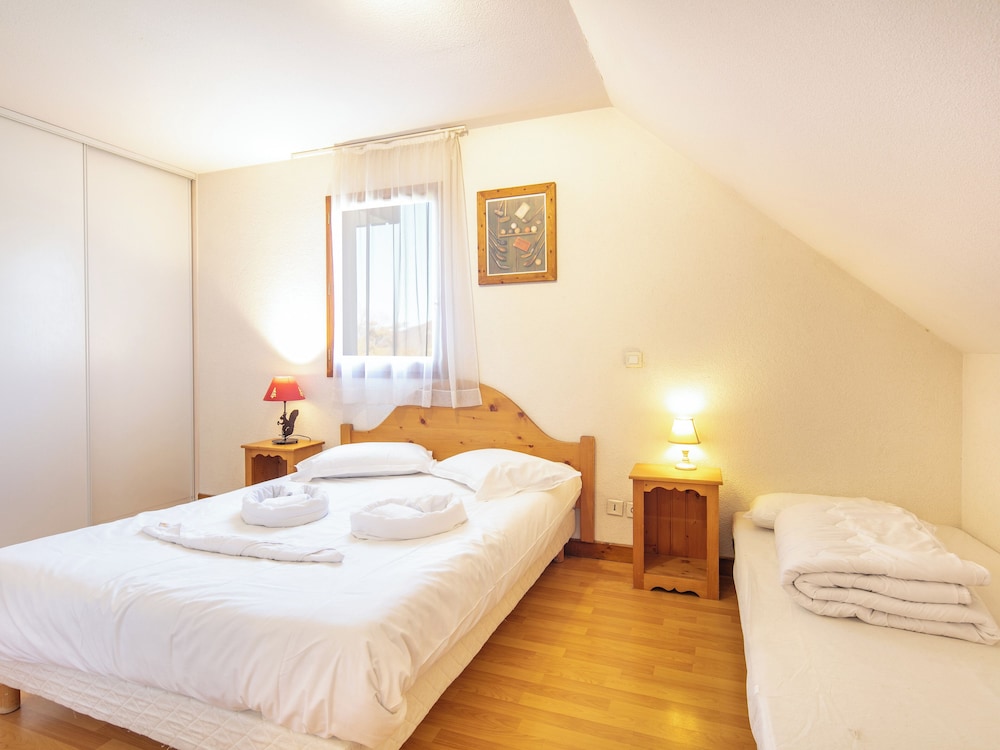 استوديو بفراش فوتون وسرير فردي مع أريكة