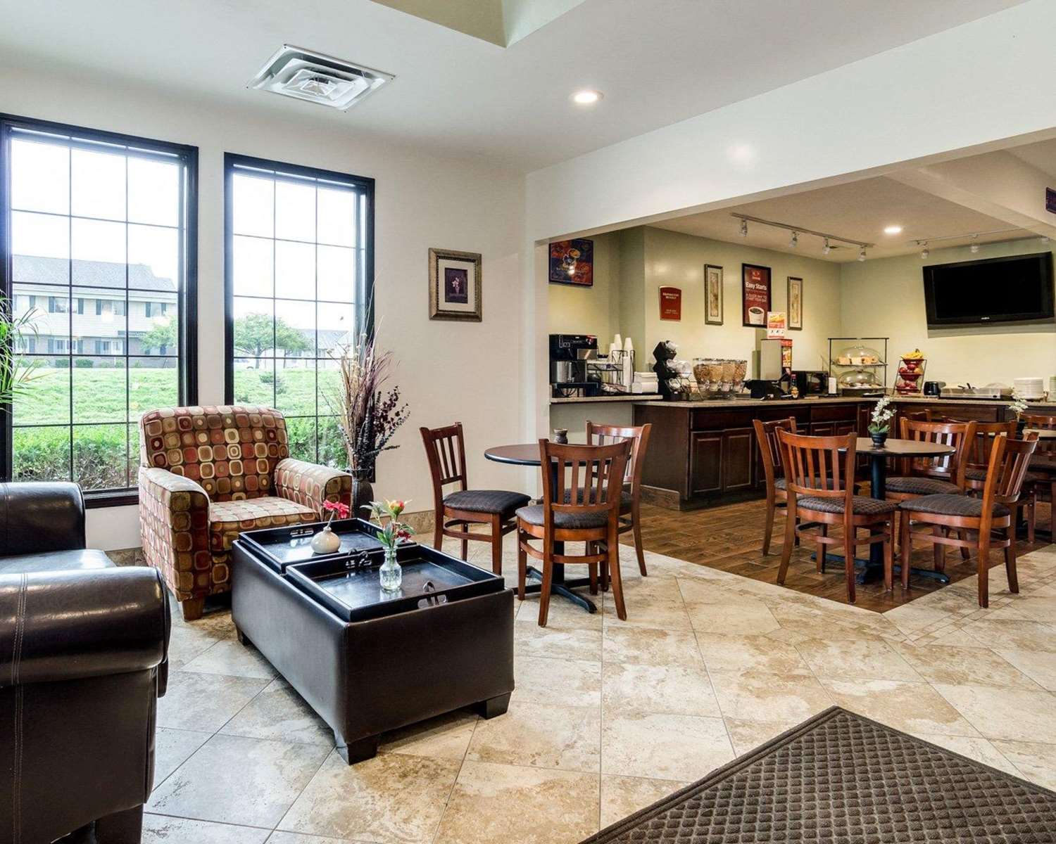 Econo Lodge University 12/16