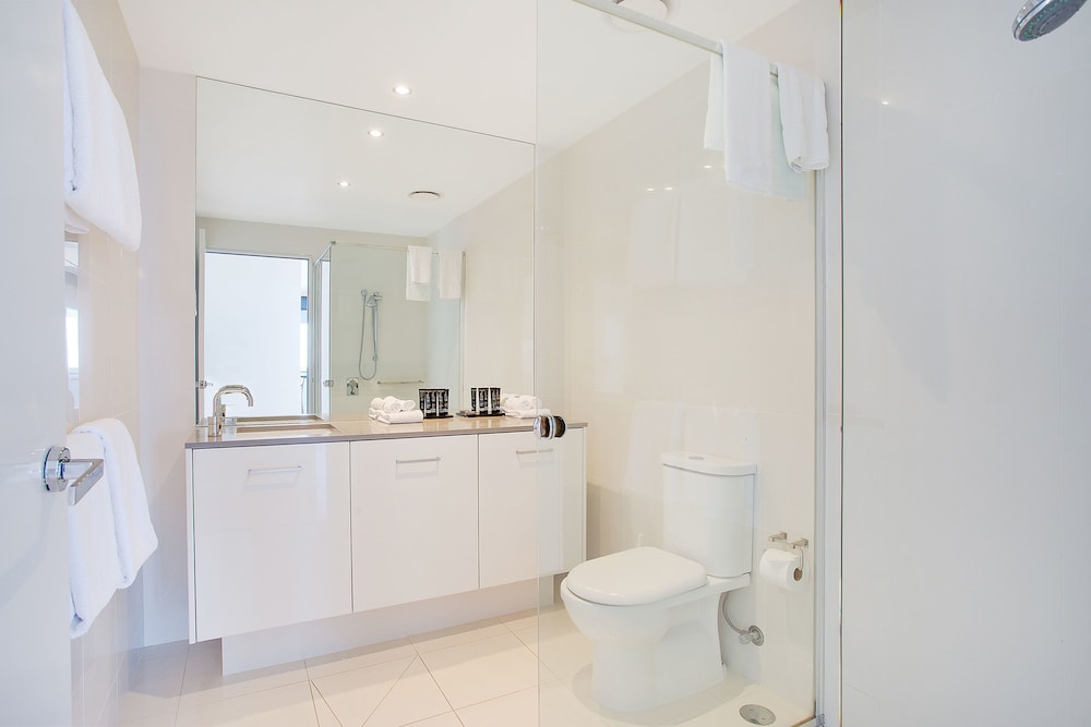 Mantra Circle on Cavill Surfers Paradise 50/50