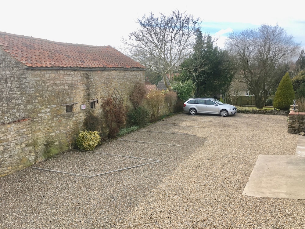 Plumpton Court 44/57