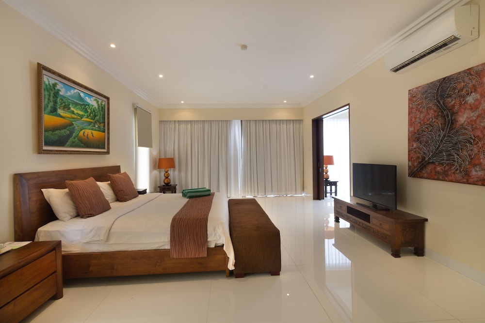 Peninsula Bay Resort 8/50