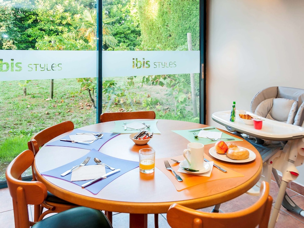 Ibis Styles Cognac 27/50