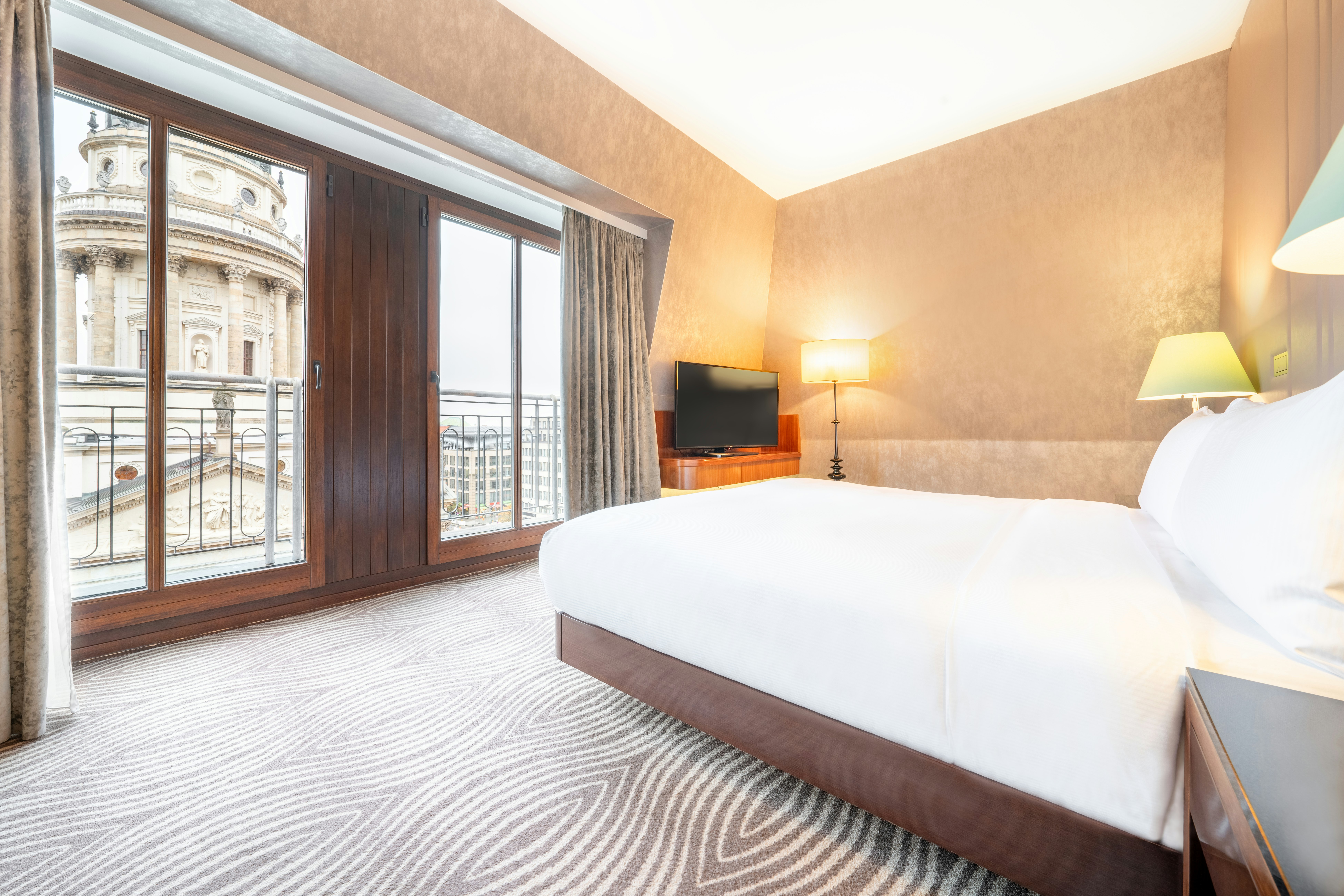 Duplex, Suite, Dome View