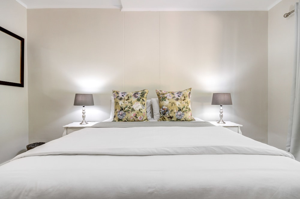 Mayfair Luxury Apartments 16/50
