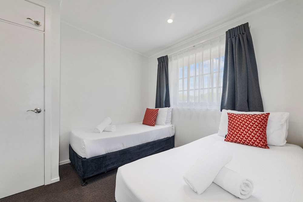 2 BEDROOMS, APARTMENT