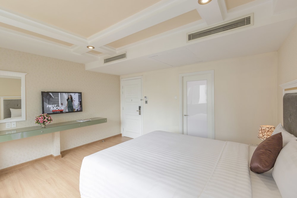 DELUXE, DOUBLE BED