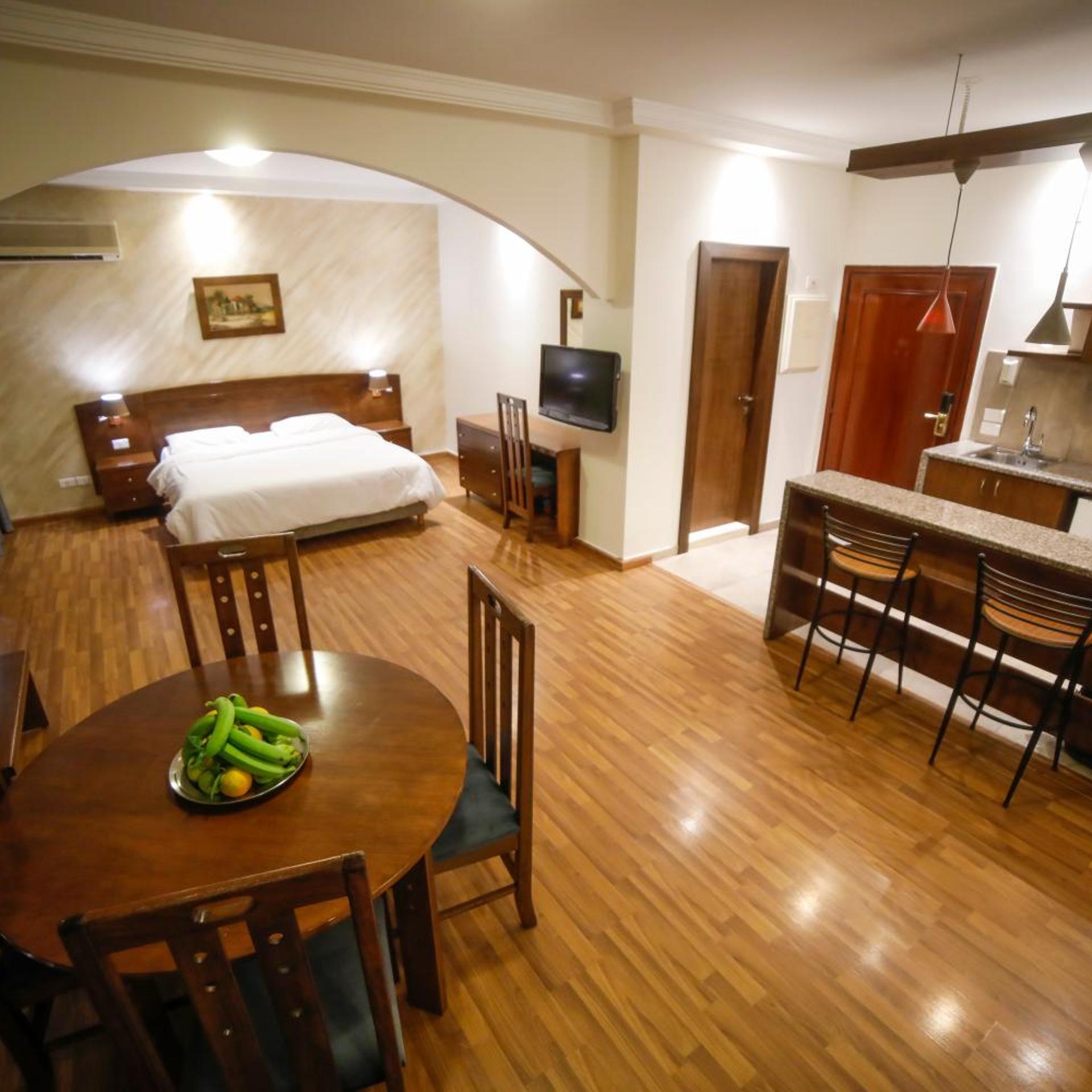 White House Suites 25/58