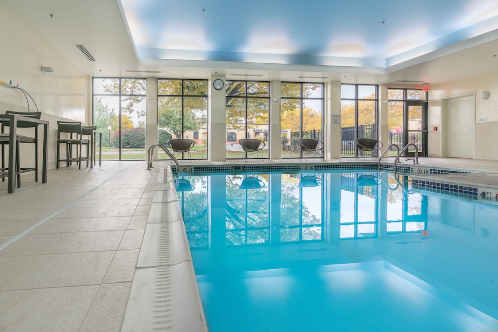 Courtyard By Marriott West Springfield 1/45