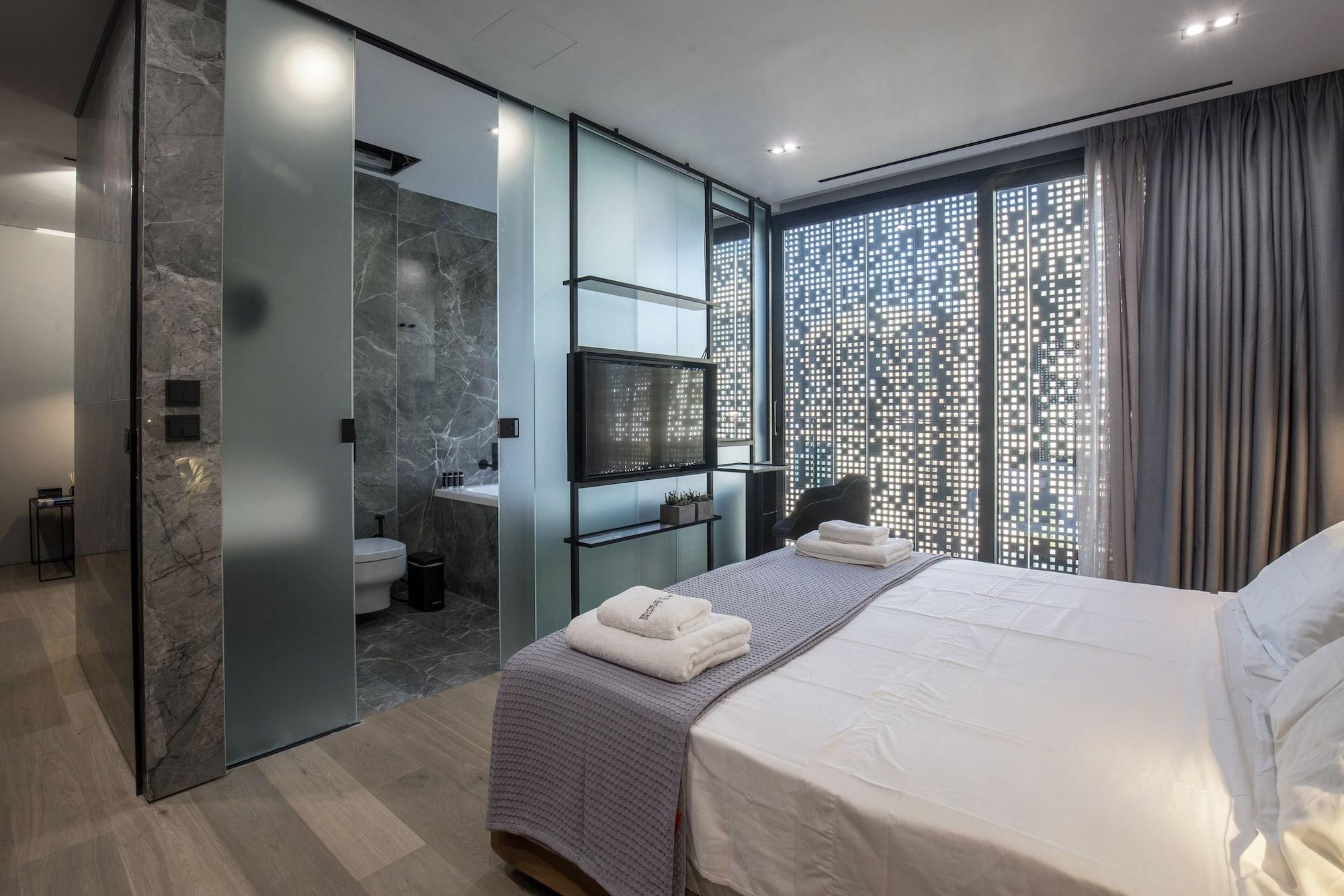1 Bedroom, Executive, Suite, Front View, Jetted Tub
