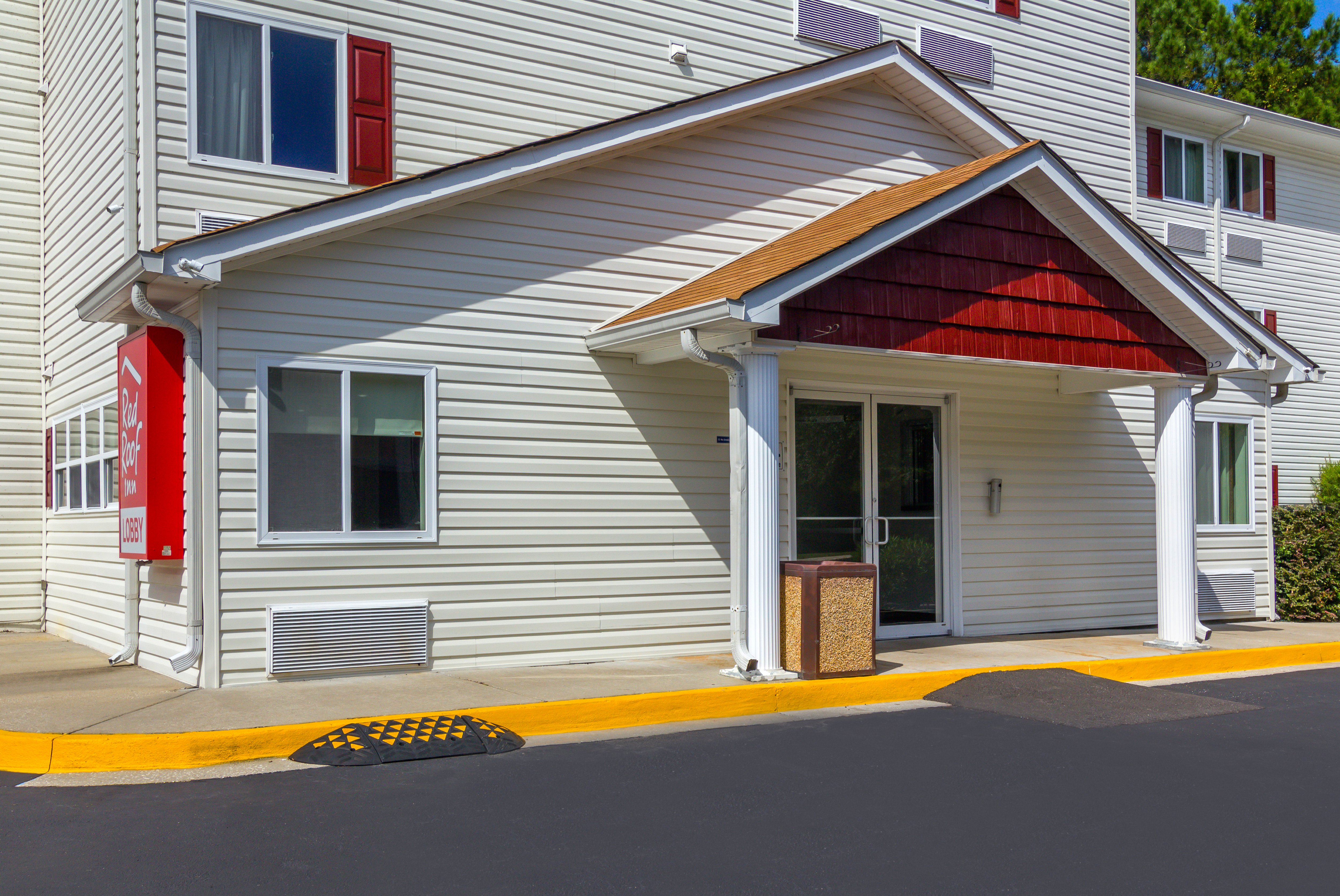 Red Roof Inn Darien I 95 2/29