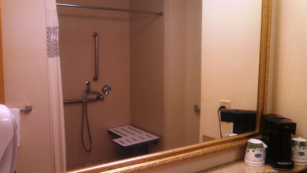 Hampton Inn Greenwood, MS 7/18