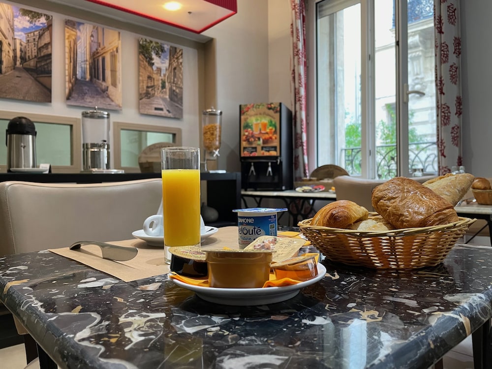 Hotel De La Comedie 9/19
