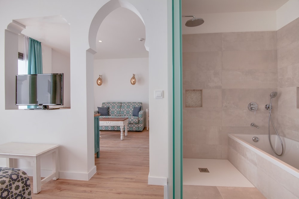 Hotel & Spa La Residencia Puerto 16/73