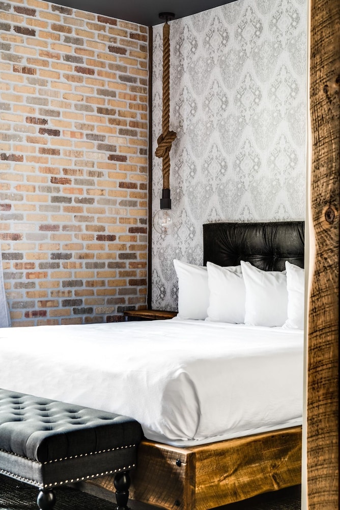 Hotel Crosby 23/62