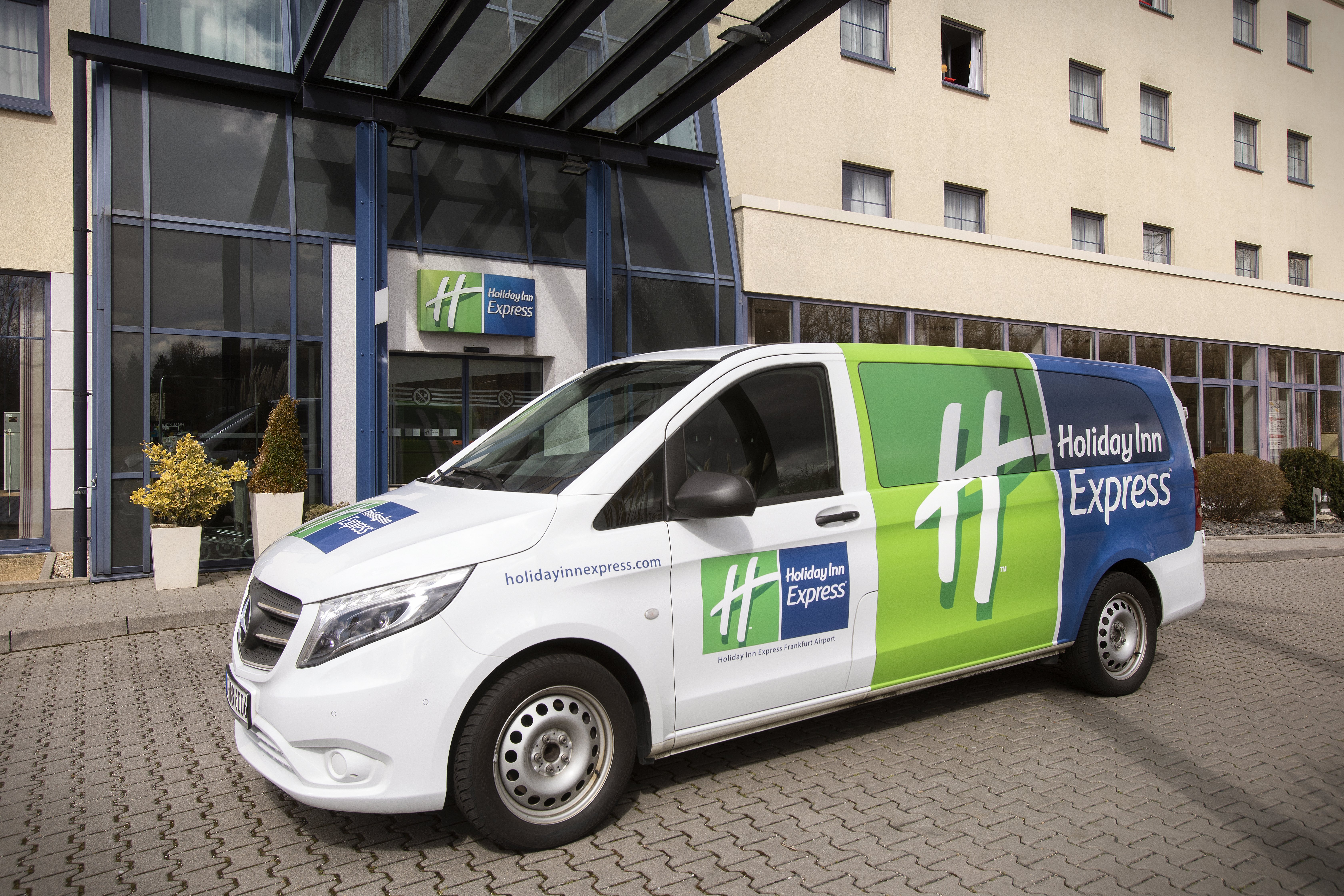HOLIDAY INN EXPRESS FRANKFURT AIRPORT 51/58