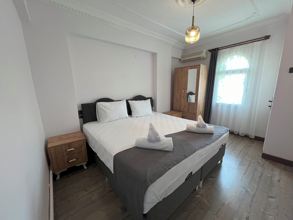 Bella Hotel 20/50