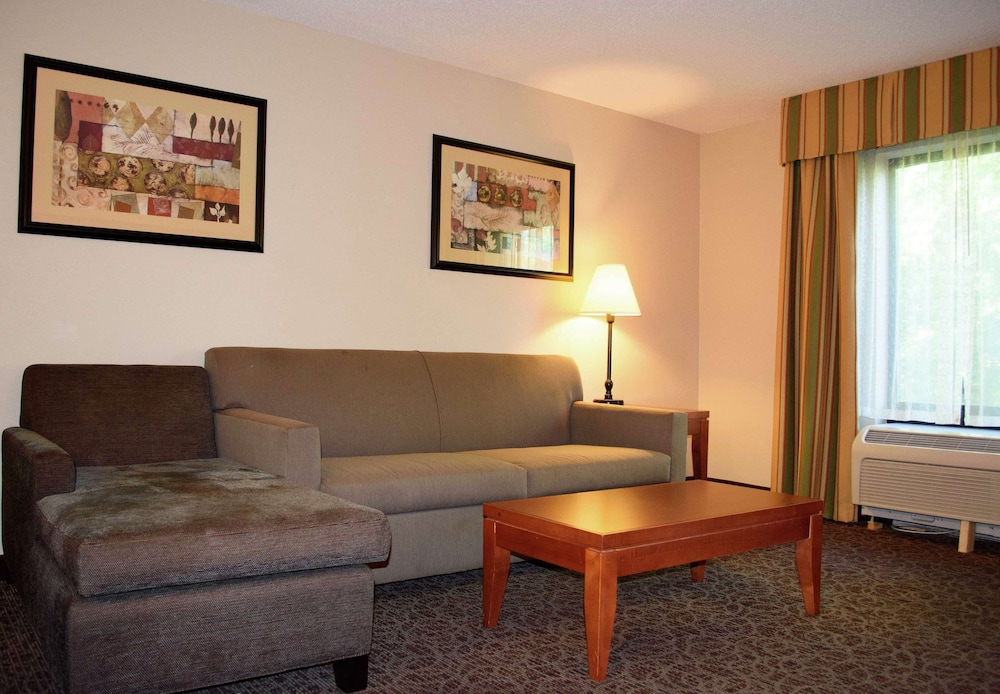 Hampton Inn Montgomery-South-Airport 30/53