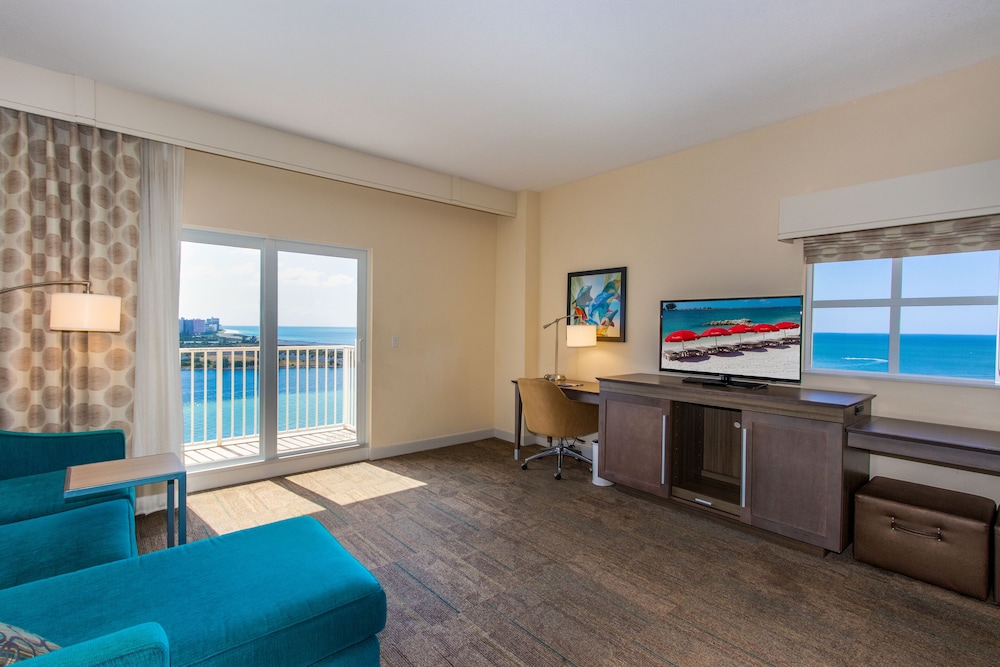 Hampton Inn and Suites by Hilton Clearwater Beach 43/83
