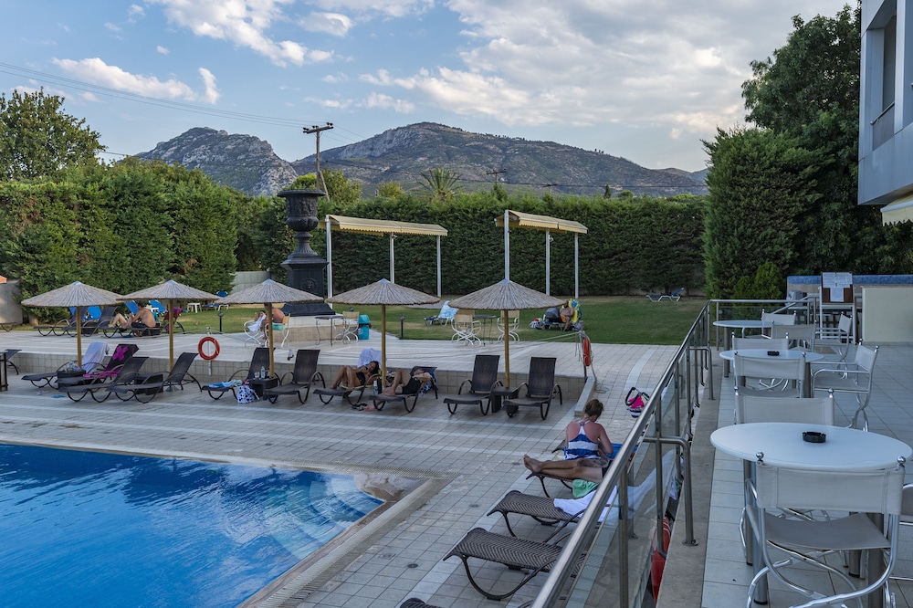 Dolphin Hotel Resort And Conference 41/43