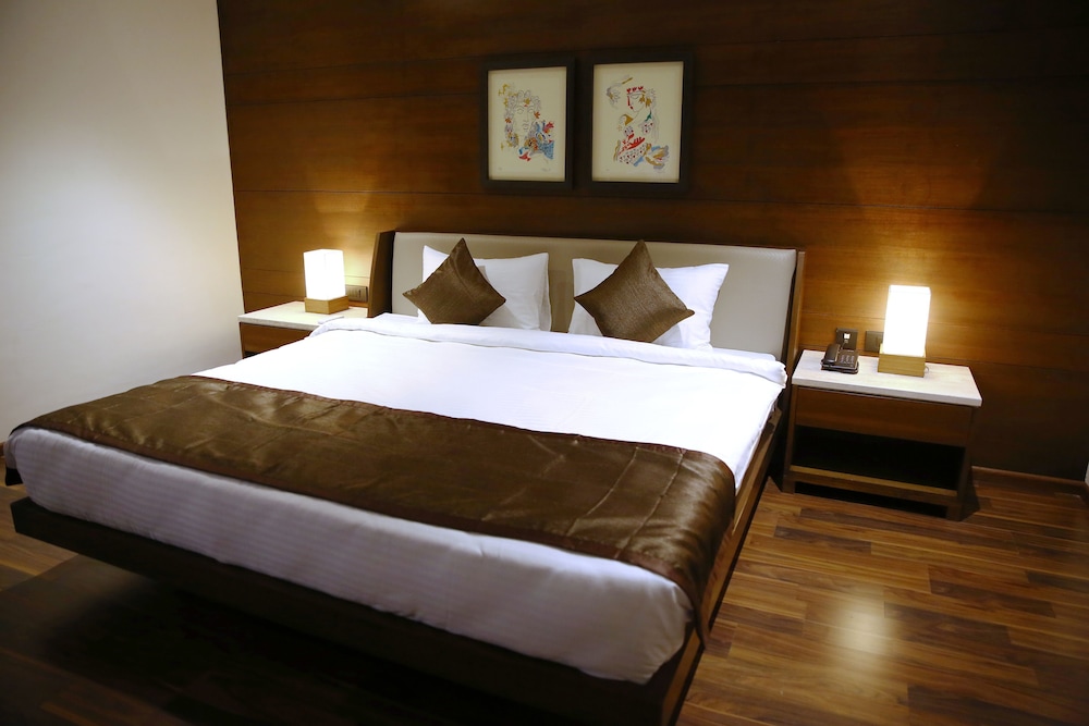 Five Petals Hotel & Banquets 8/24