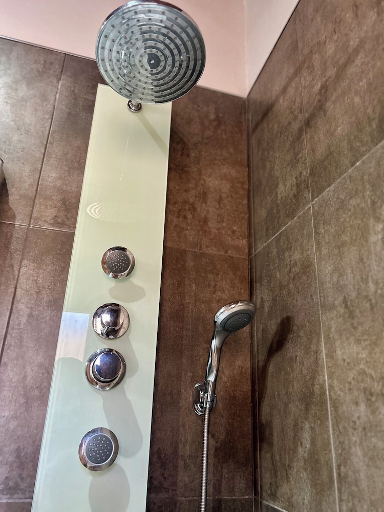 BAHIA PARAISO LUXURY SUITES 24/57
