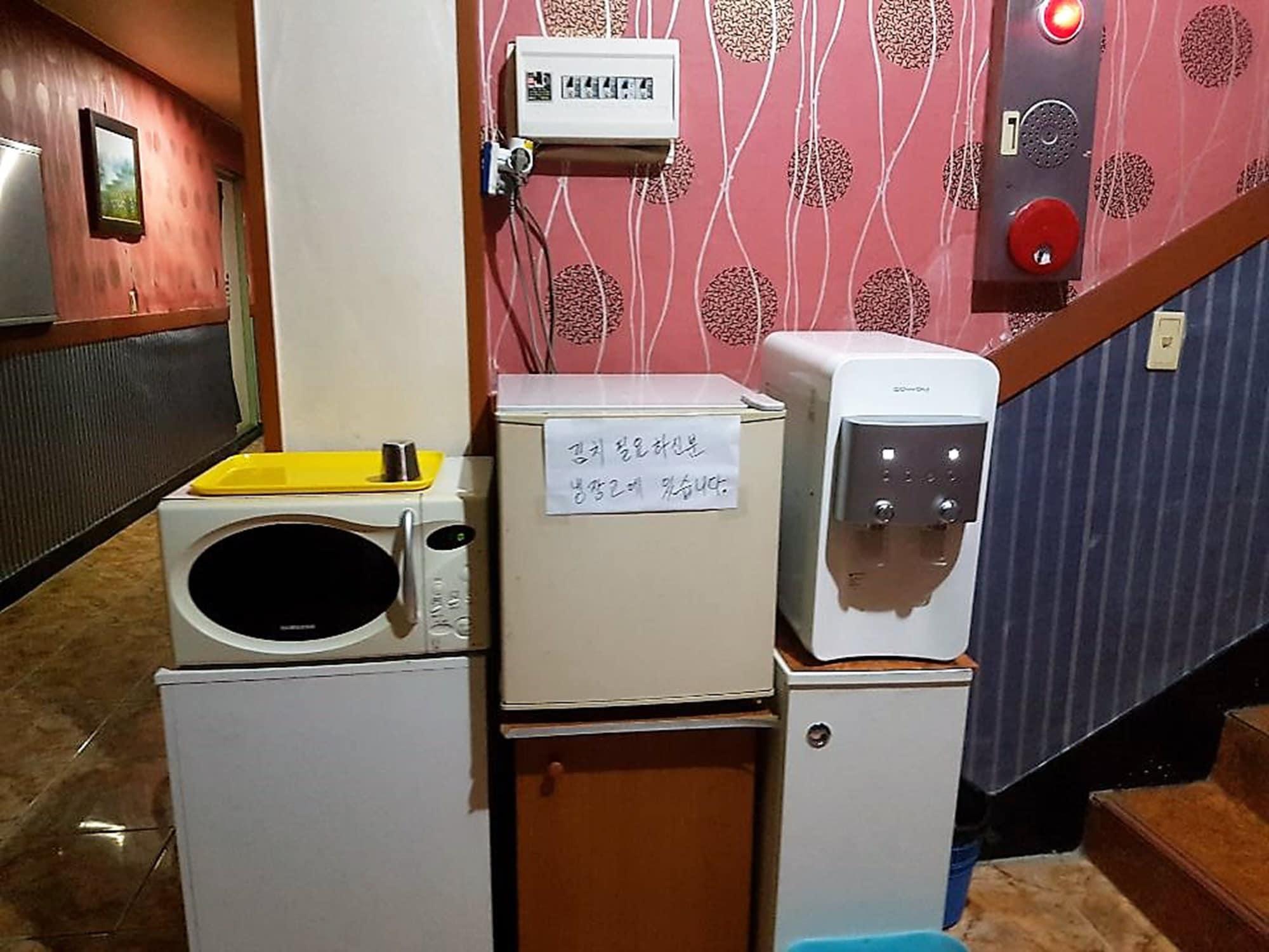 Myeongdong Motel 27/34