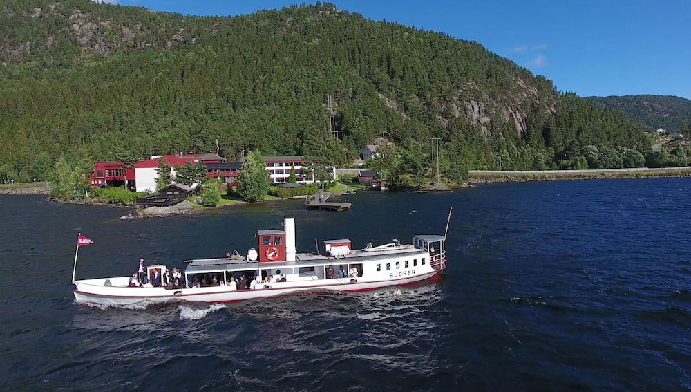 Revsnes Hotell 34/48