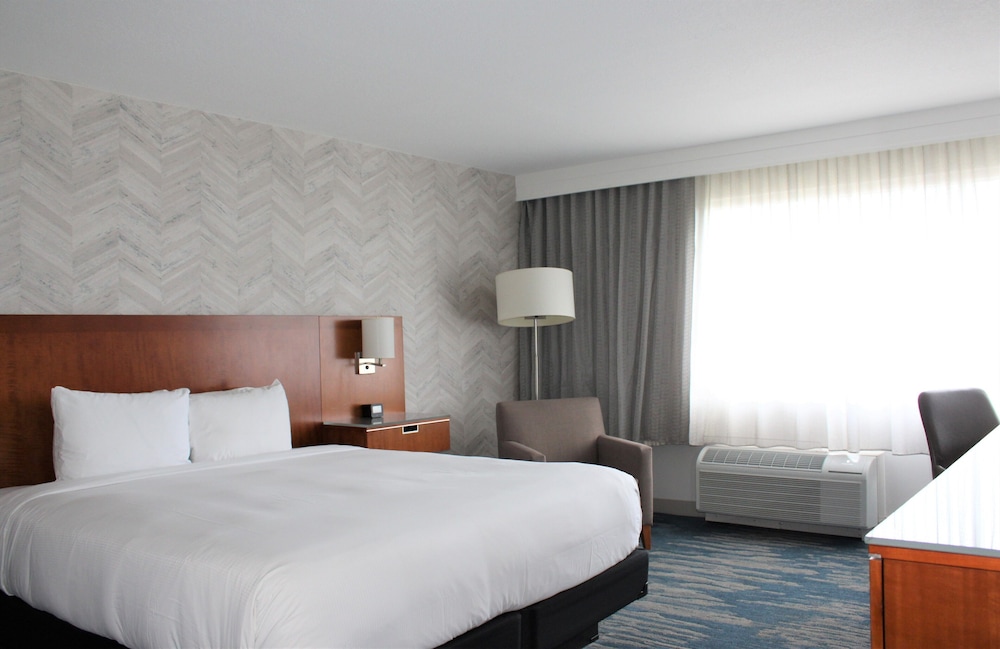DoubleTree by Hilton Hotel LAX - El Segundo 15/84