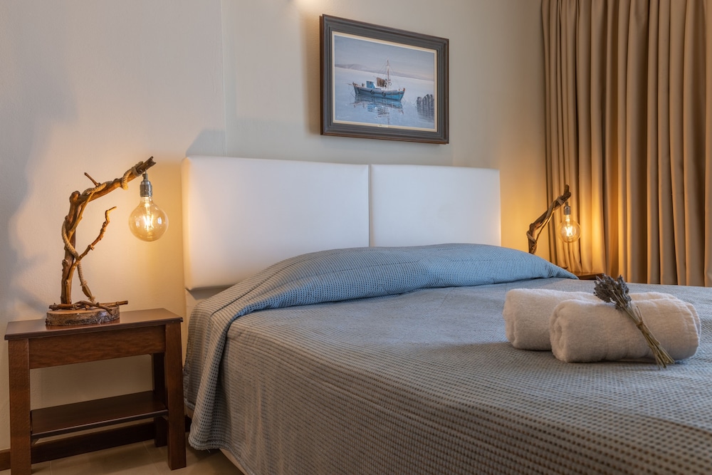 Enalio Suites 8/42
