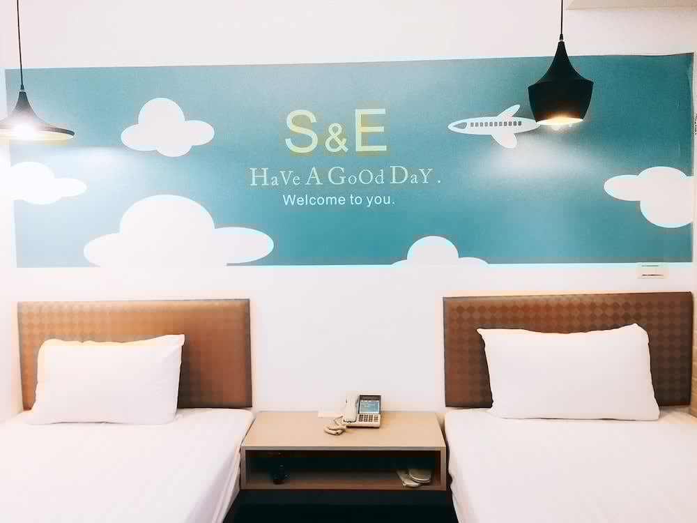 S&amp;E Hotel 9/61