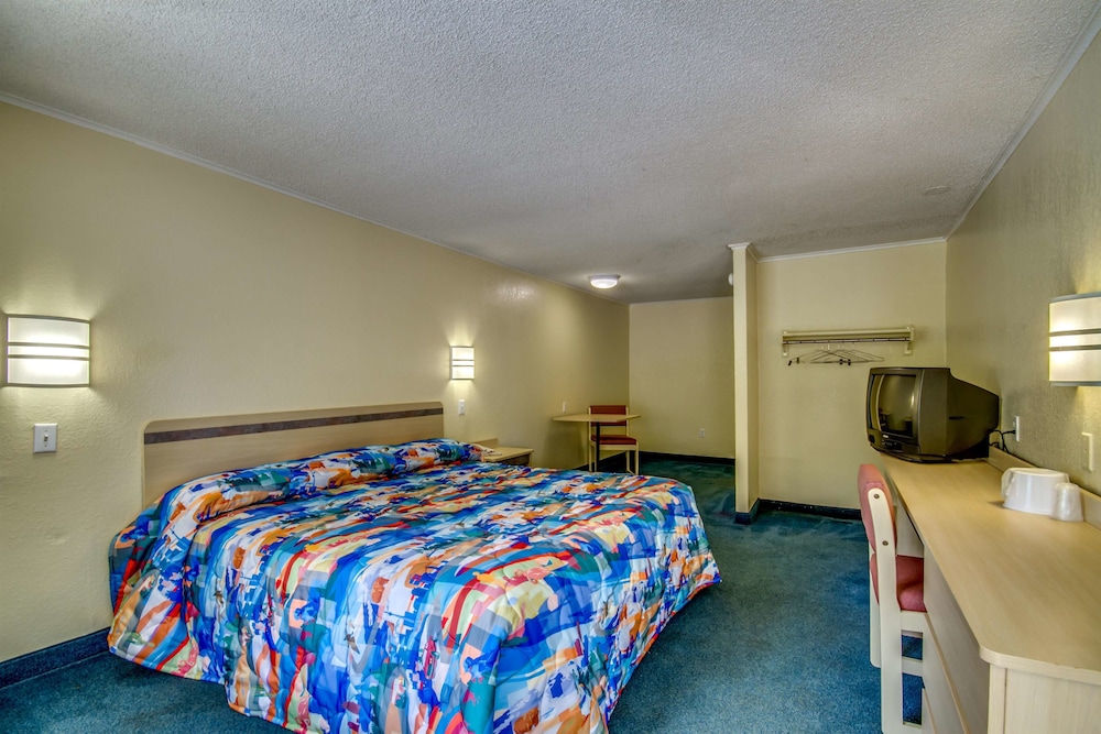 Motel6 Saint Joseph, MO 27/57
