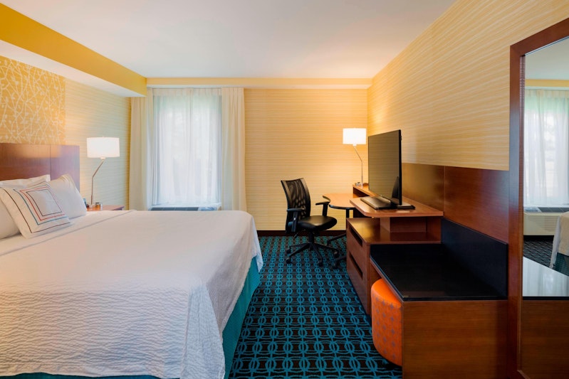 Fairfield Inn Suites By Marriott Paramus 8/47