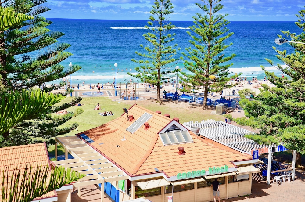 Mad Monkey Coogee Beach Hostel 16/20