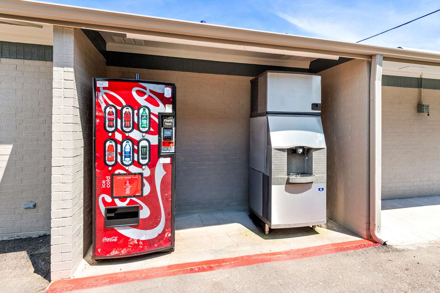 Econo Lodge Texarkana I-30 16/32