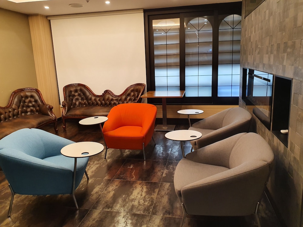 CNN Hotel 37/50