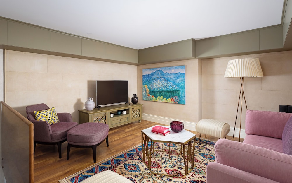 Art Gallery Hotel 36/46