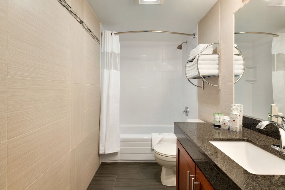 Poco Inn And Suites Hotel Conference Centre 13/58