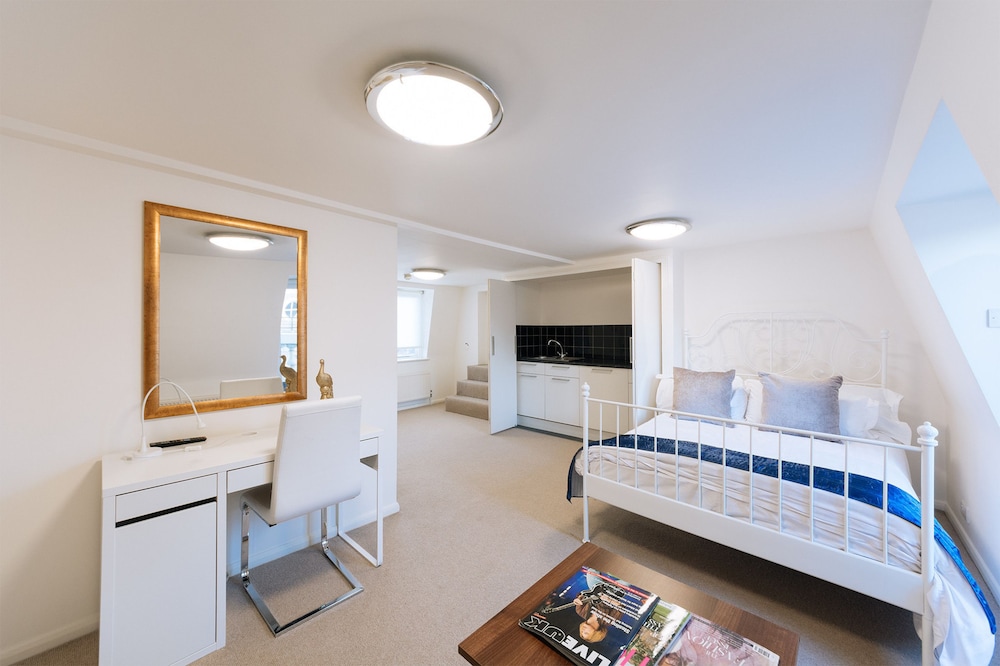 Mayfair Guesthouse 49/50