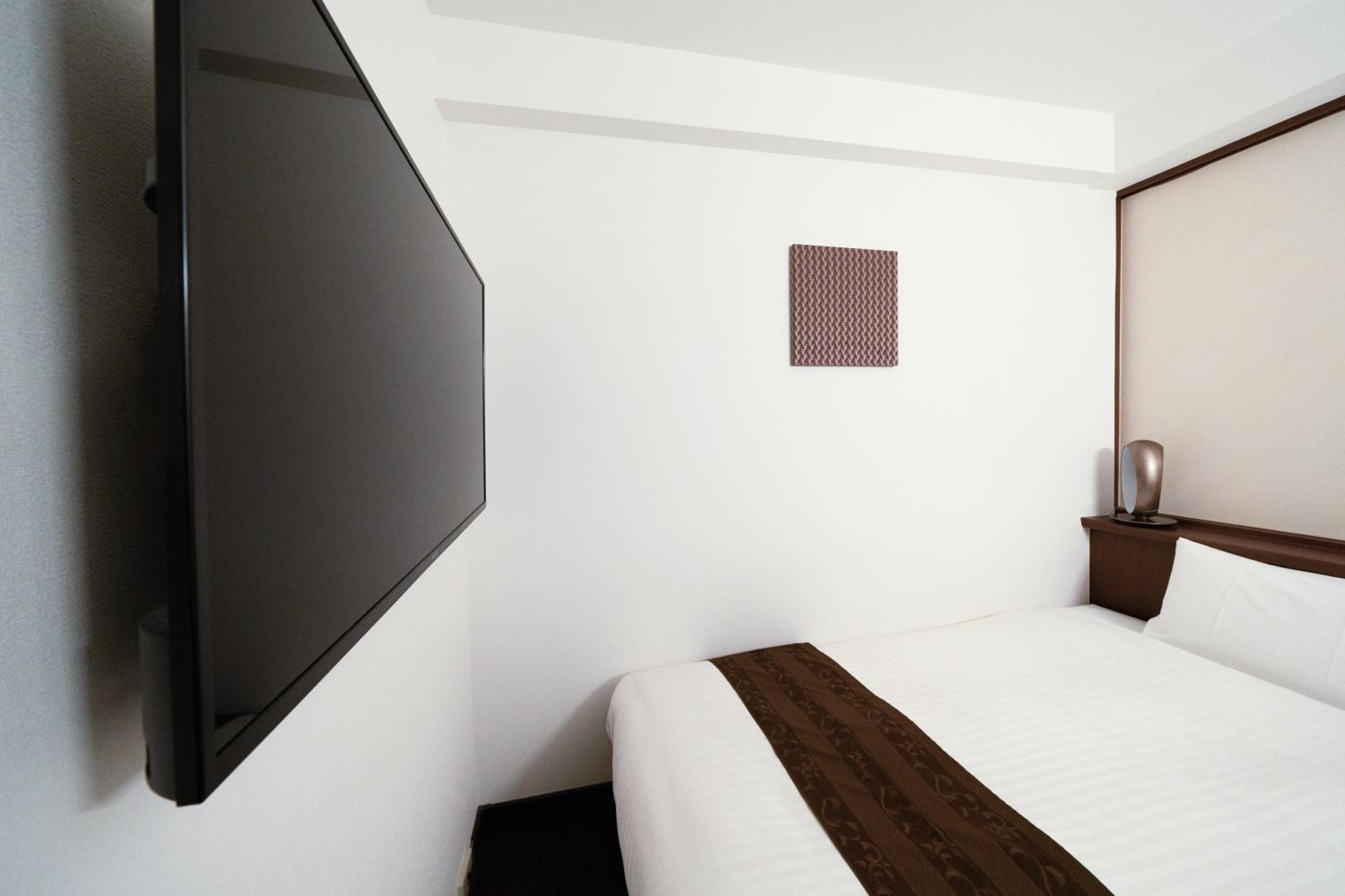 Semi Room, Semi Double Bed