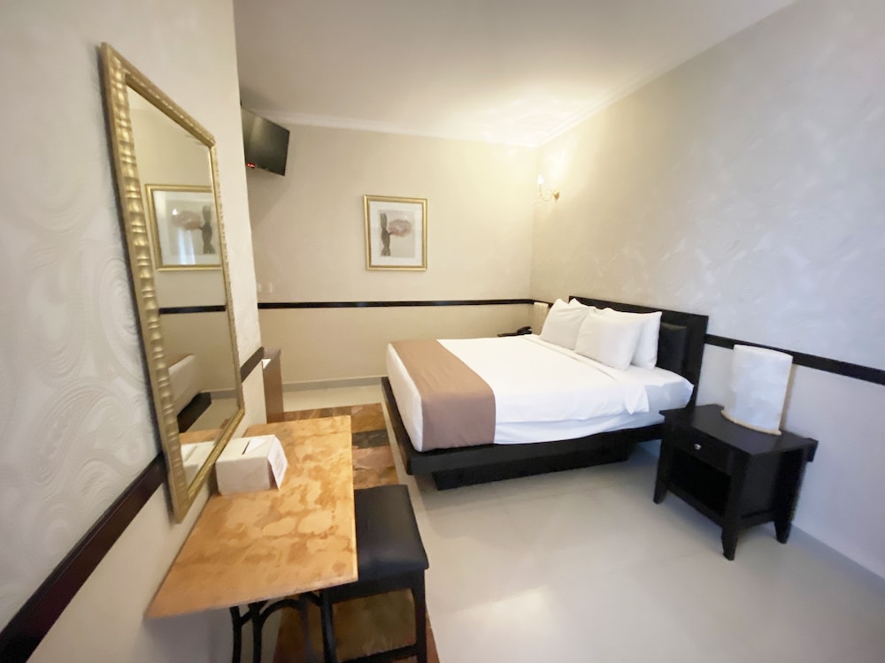 Hotel Palacio Maya 42/83