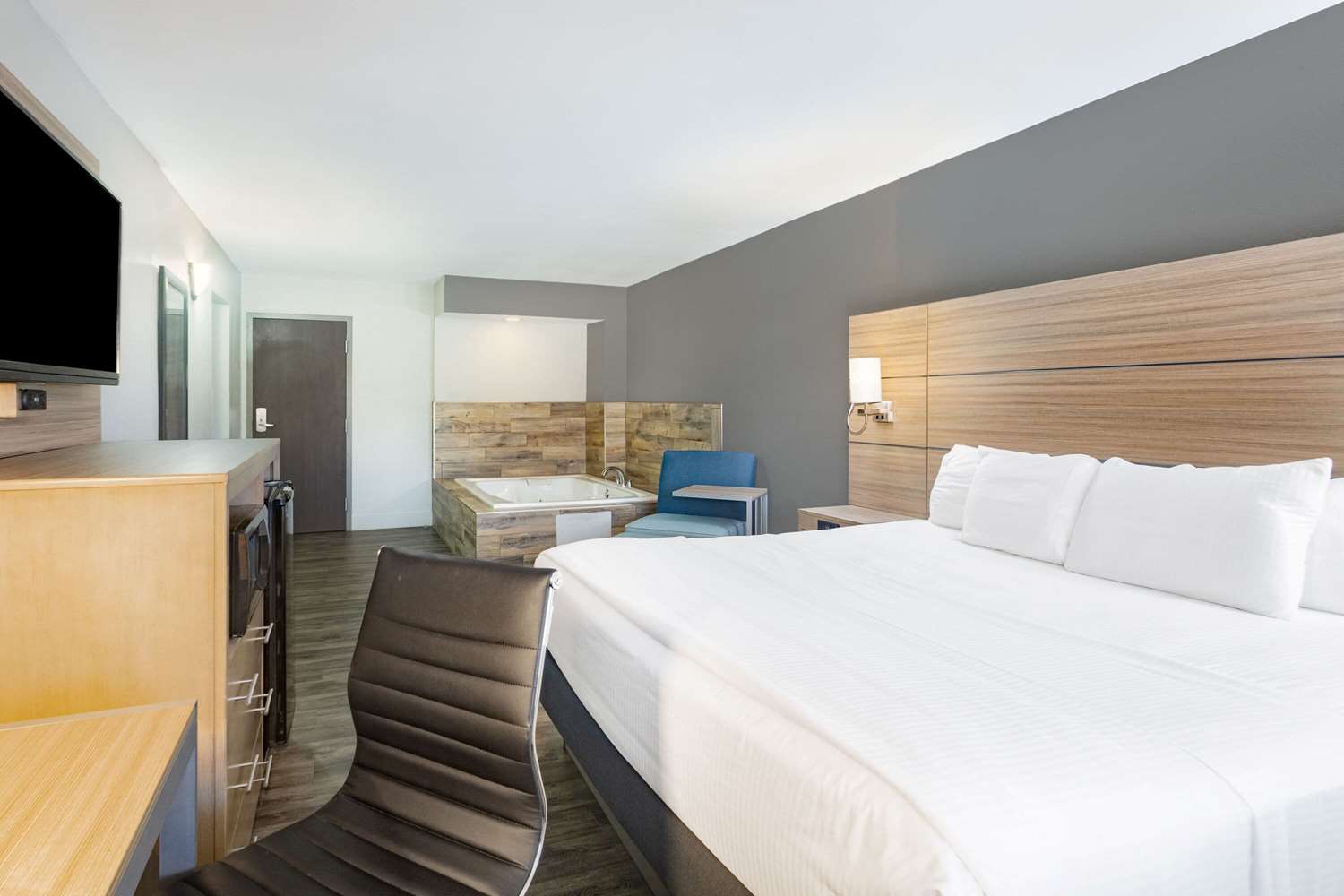La Quinta Inn & Suites by Wyndham Joplin 16/56