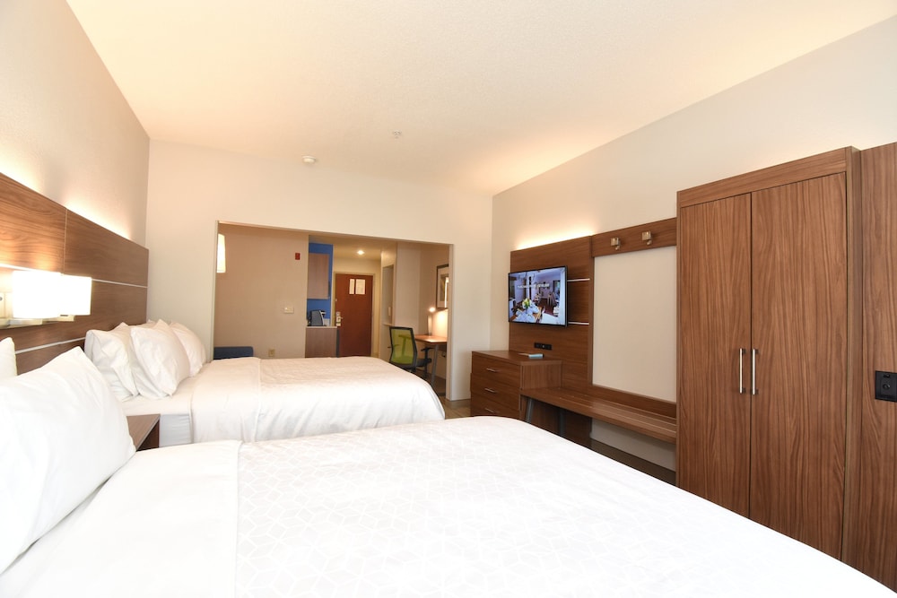 Holiday Inn Express Hotel And Suites Southern Pines Pinehurst Area 17/41