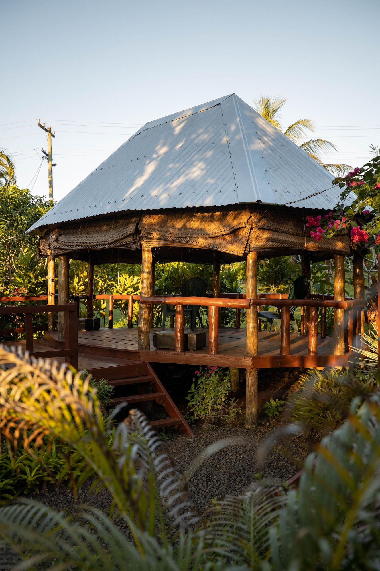 غرفة تقليدية بسرير كوين وسرير فردي، The Samoan Outrigger Hotel 2/10