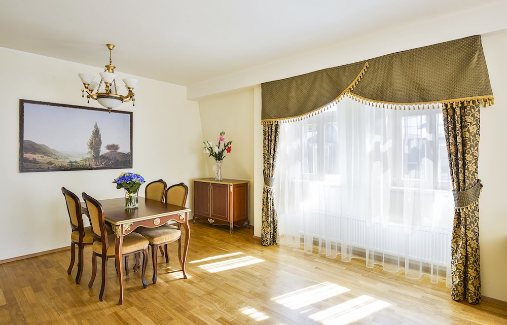 Hotel Residence Romanza 51/62