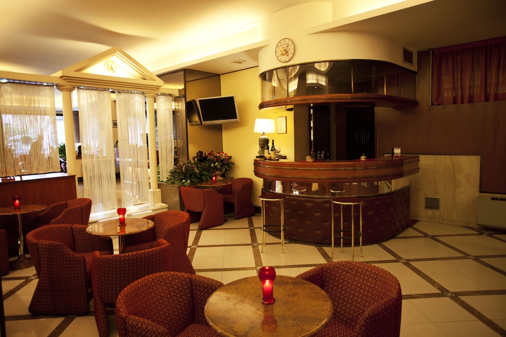 Augustus Hotel 26/29