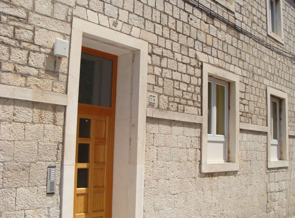 HOUSE KLAUDIJA 1/50