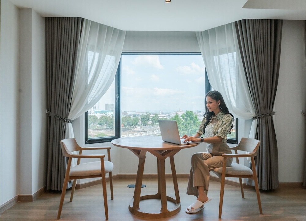 Grand Riverside Hotel Phitsanulok 46/65