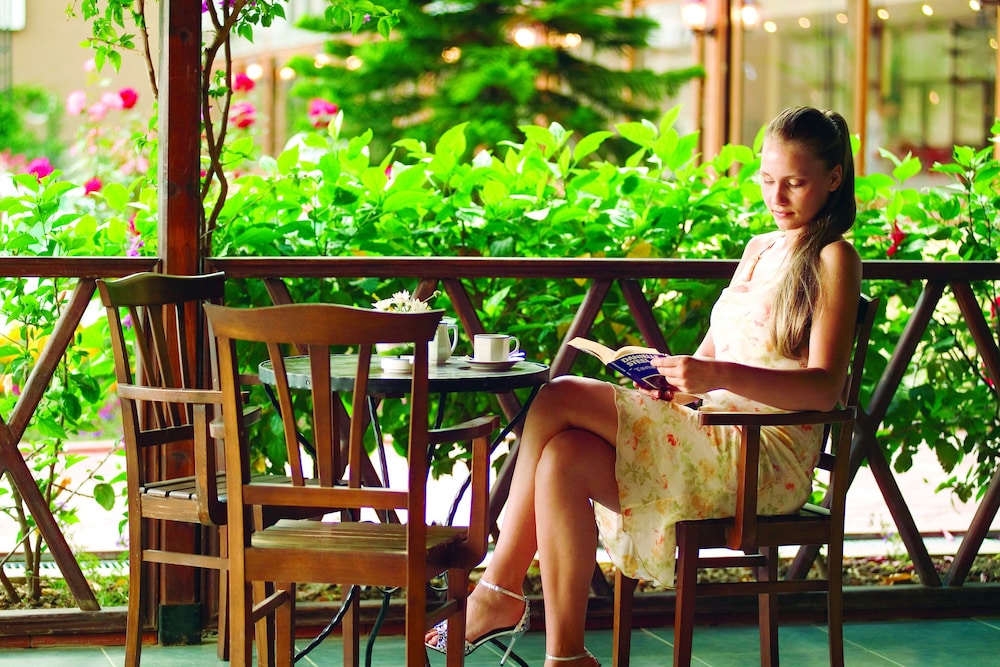 Villa Sunflower Beach Hotel 40/50